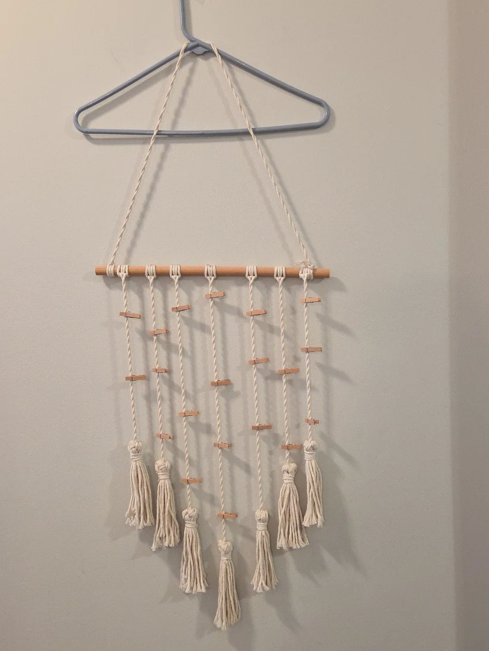 Handmade Cream Macramé Wall Hanging Photo Display